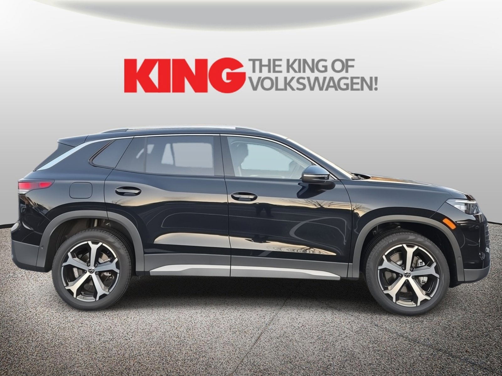 New 2026 Volkswagen Tiguan SE image 2