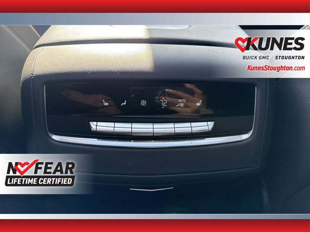 Used 2023 Cadillac Escalade Premium Luxury image 35