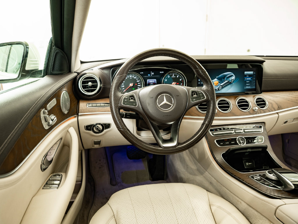 Used 2018 Mercedes-Benz E 400 4MATIC Wagon image 34