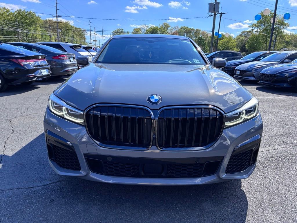 Used 2022 BMW 750i xDrive w/ Luxury Rear Seating Package AWD/4WD image 2
