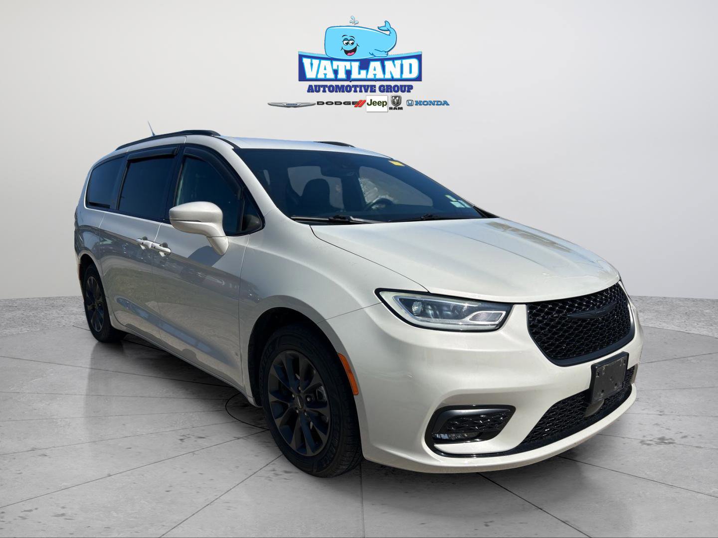 Certified 2021 Chrysler Pacifica Touring-L w/ S Appearance Package image 22