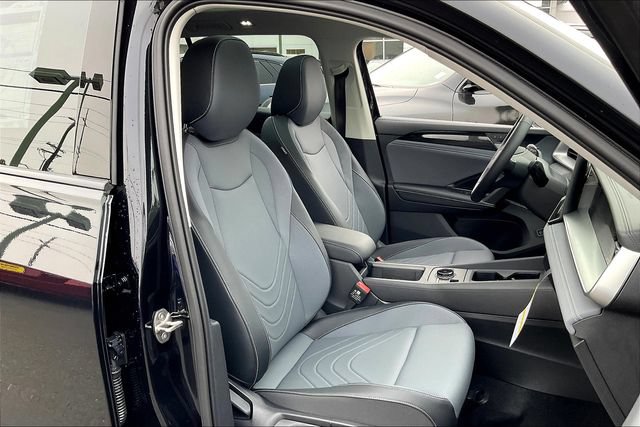 New 2025 Volkswagen Tiguan SE AWD/4WD image 28