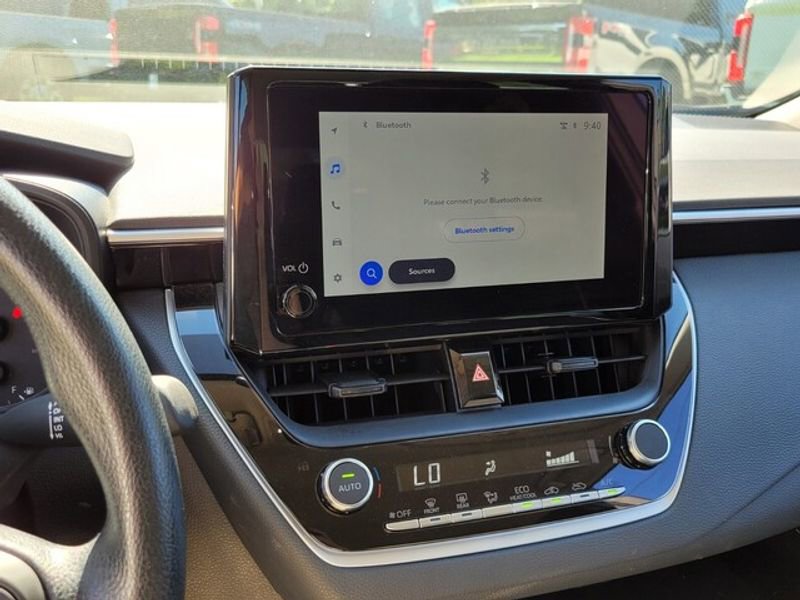 Used 2025 Toyota Corolla LE image 19