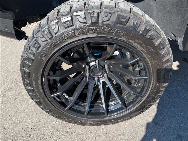 Used 2022 Chevrolet Silverado 1500 ZR2 w/ Technology Package image 9