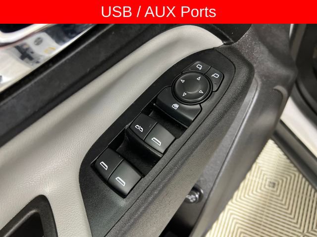 Used 2019 Chevrolet Equinox LT w/ Sun & Navigation Package image 13