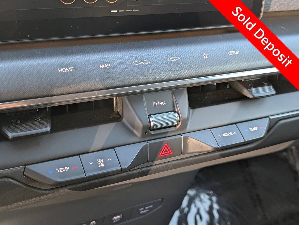 Certified 2024 Kia EV9 Land image 27