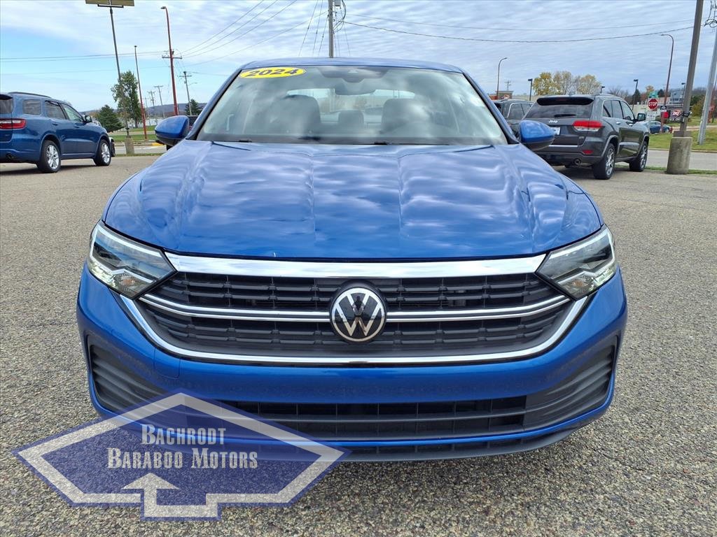 Used 2024 Volkswagen Jetta SE image 11