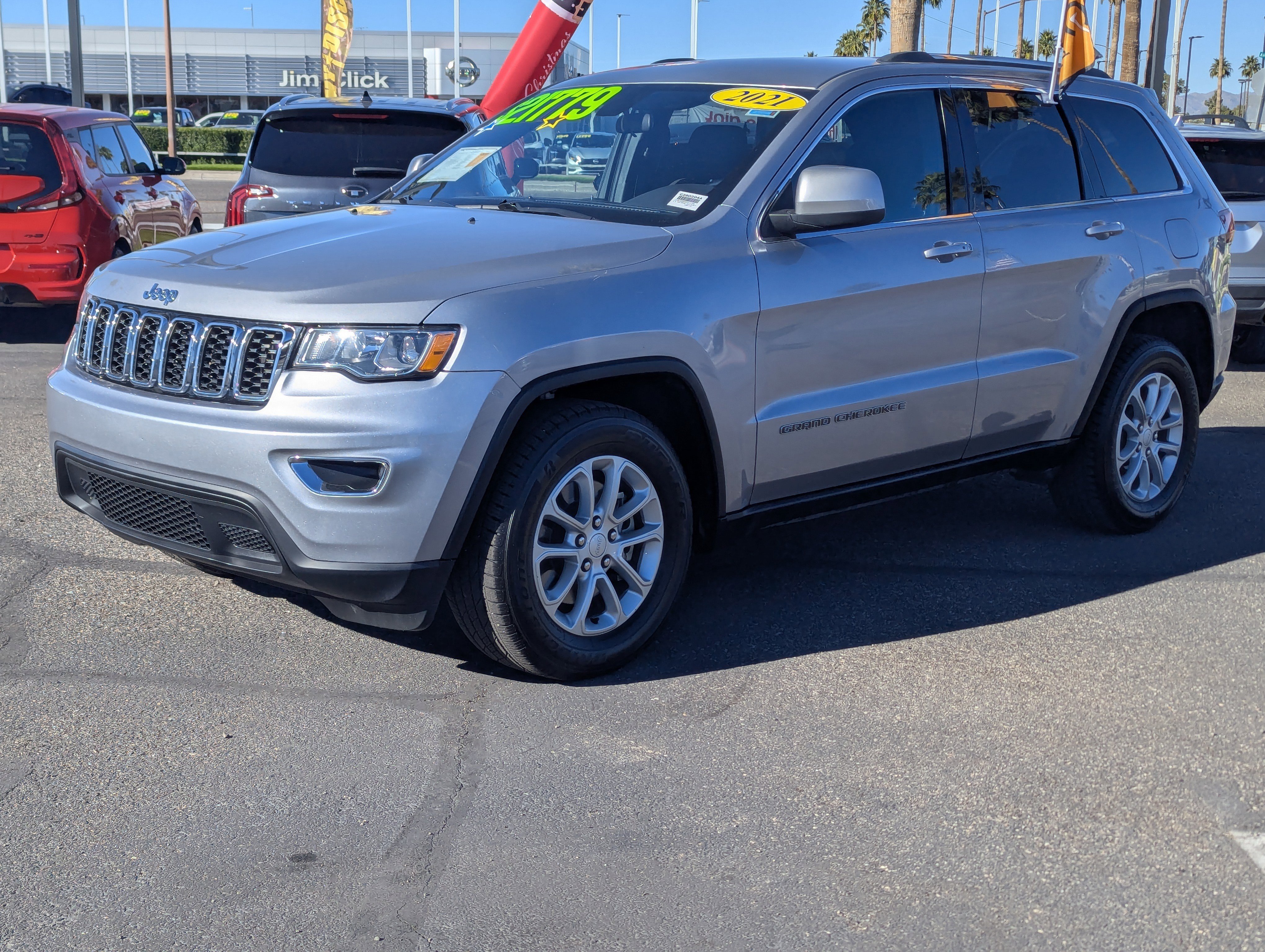 Certified 2021 Jeep Grand Cherokee Laredo image 5
