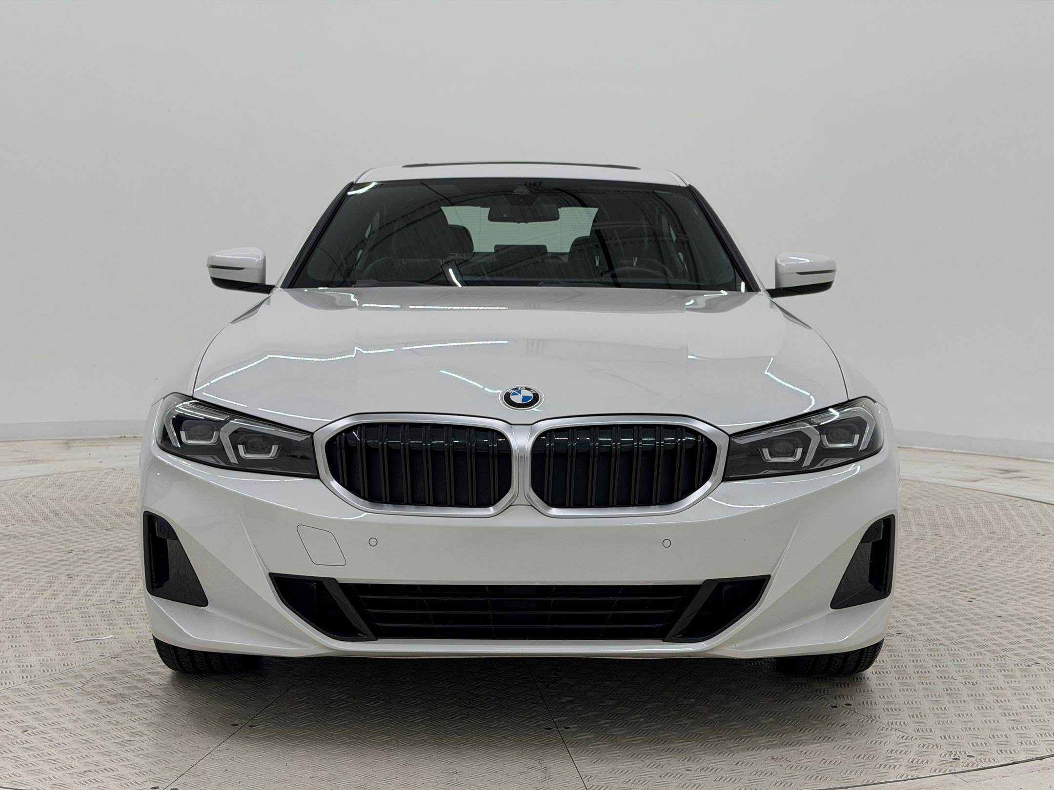 Certified 2024 BMW 330i Sedan w/ Convenience Package RWD image 6