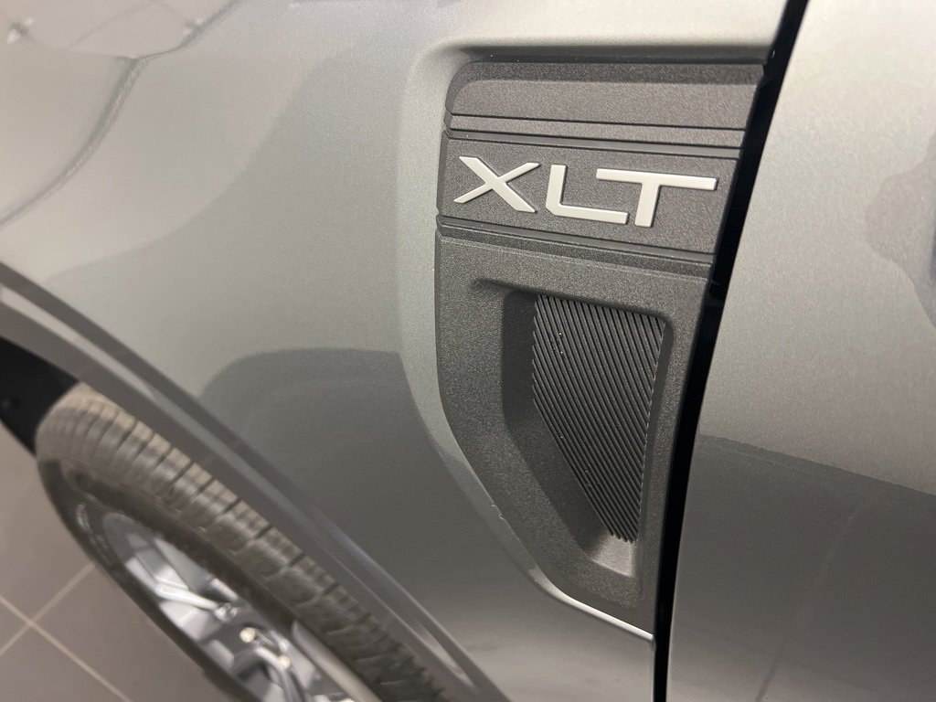 New 2025 Ford Maverick XLT w/ Equipment Group 301A image 32