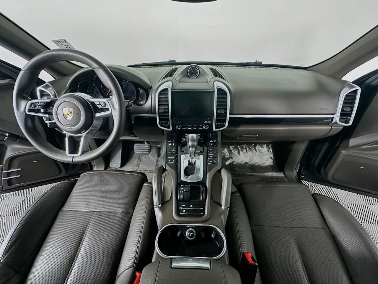 Used 2017 Porsche Cayenne Platinum Edition image 33