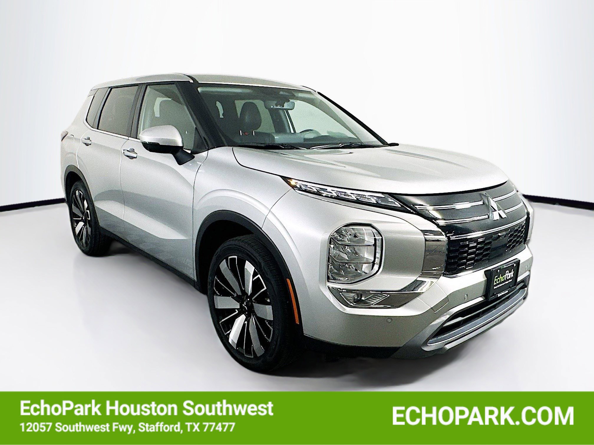 Used 2025 Mitsubishi Outlander SE FWD image 1