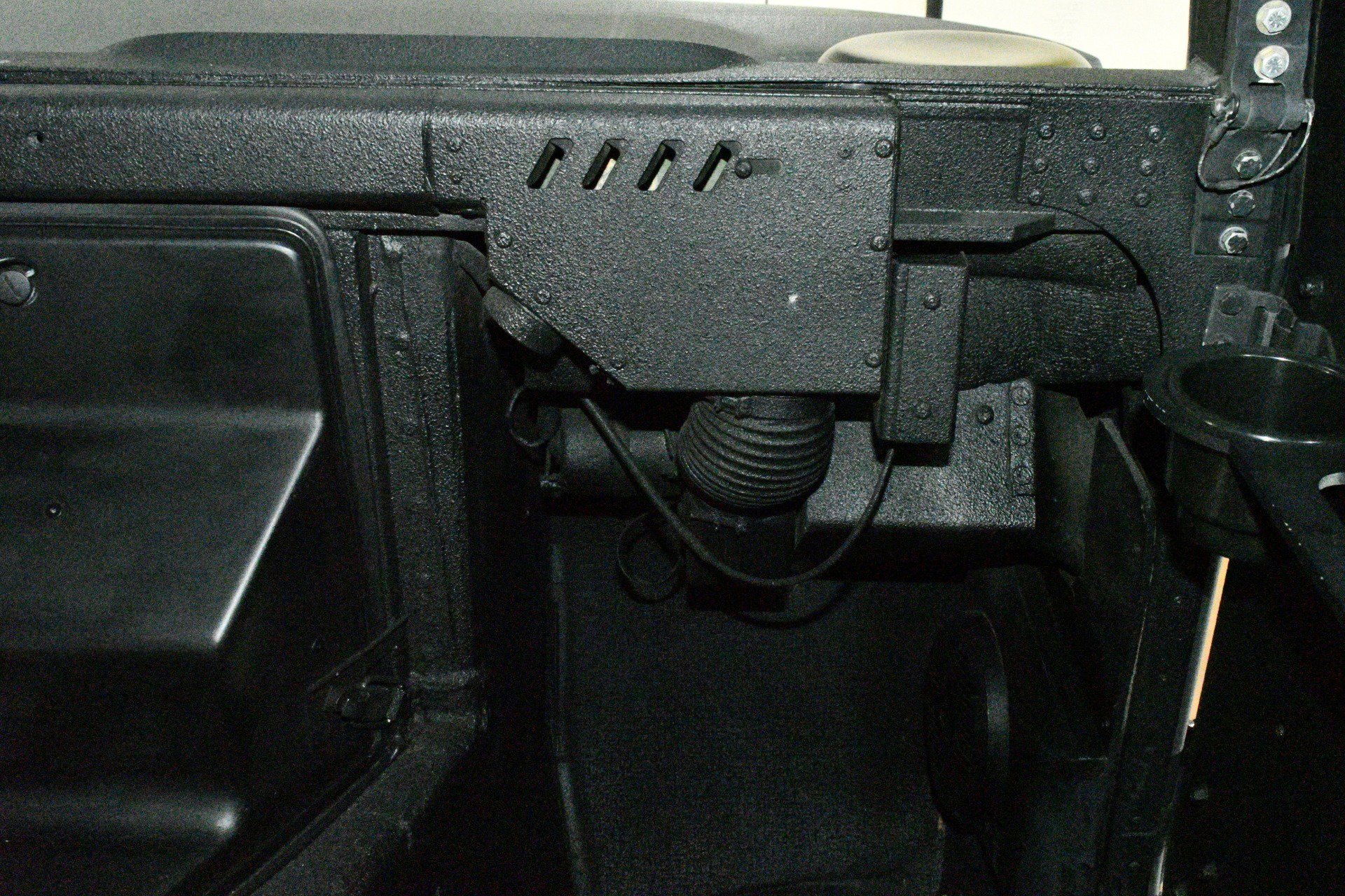 Used 1990 HUMMER H1 image 24