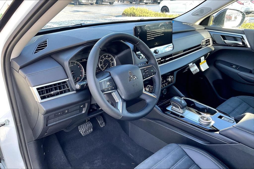 New 2026 Mitsubishi Outlander AWD image 6