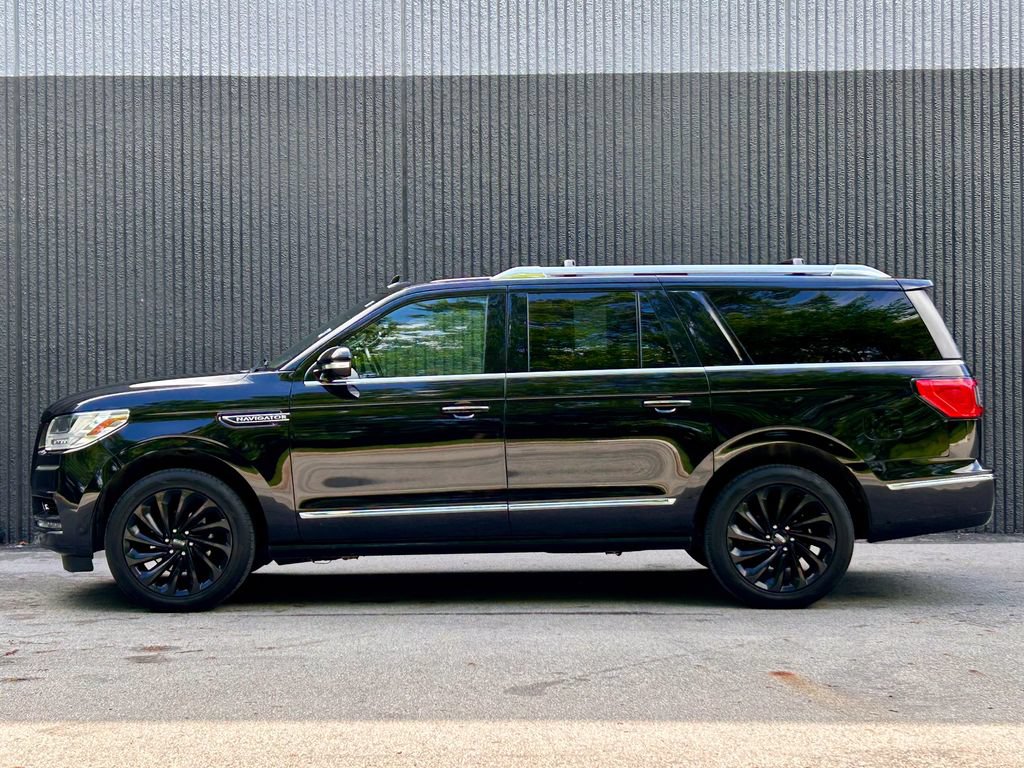 Used 2021 Lincoln Navigator L Reserve AWD/4WD image 3