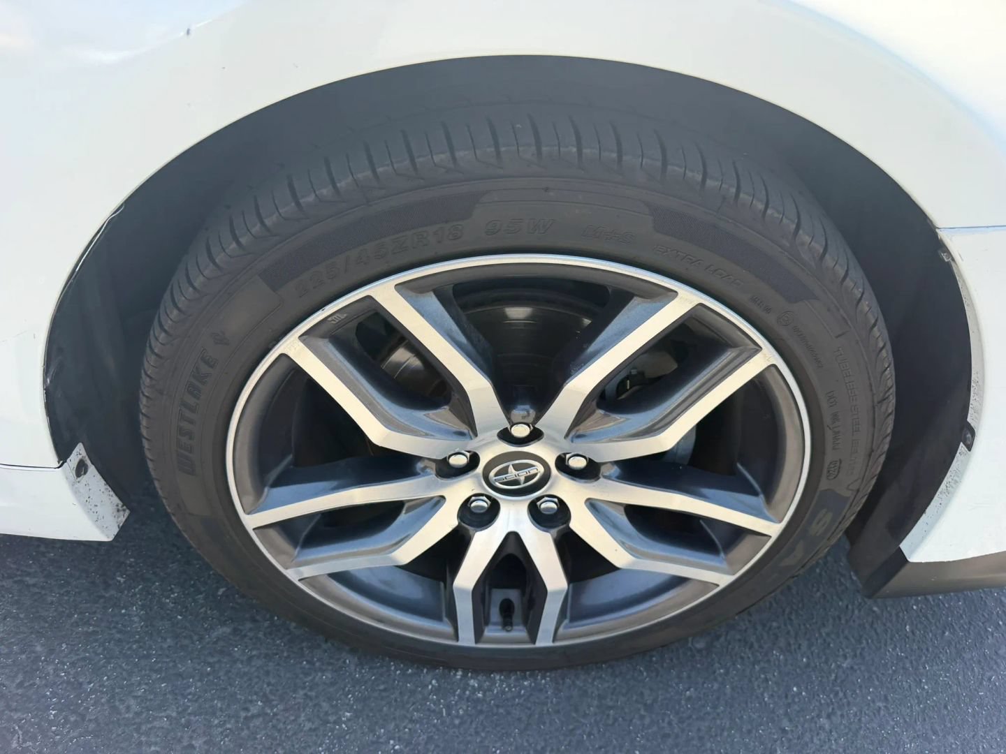 Used 2015 Scion tC FWD image 30