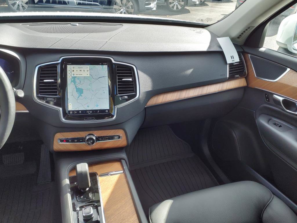 New 2025 Volvo XC90 T8 Plus w/ Protection Package Premier image 14