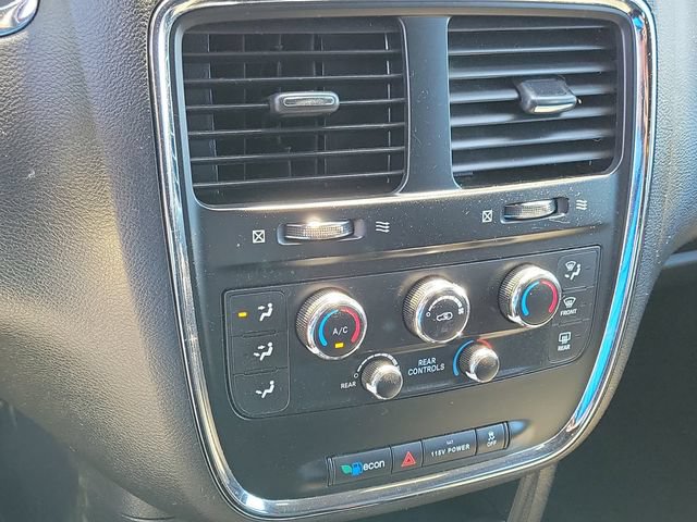 Used 2016 Dodge Grand Caravan SE FWD image 12