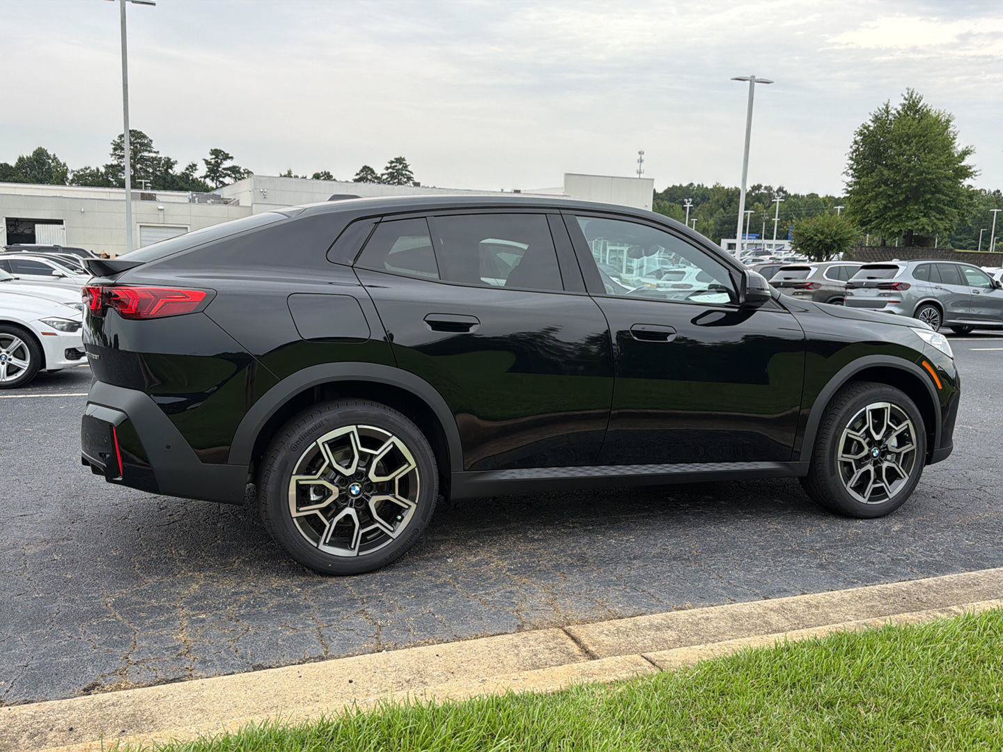 New 2026 BMW X2 xDrive28i w/ Technology Package AWD/4WD image 7