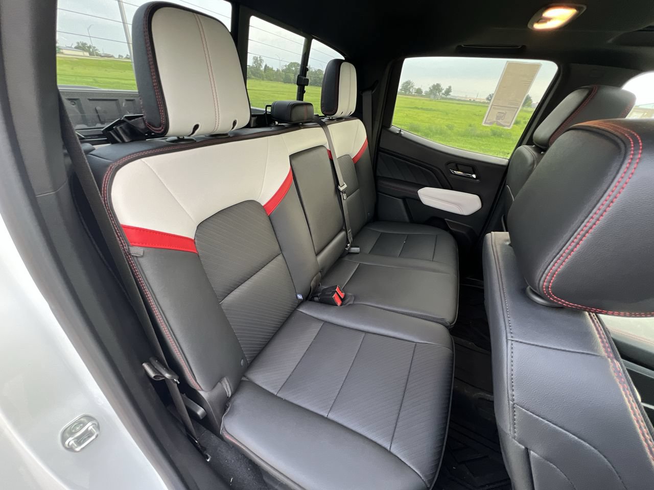 Used 2024 GMC Canyon AT4X AWD/4WD image 28