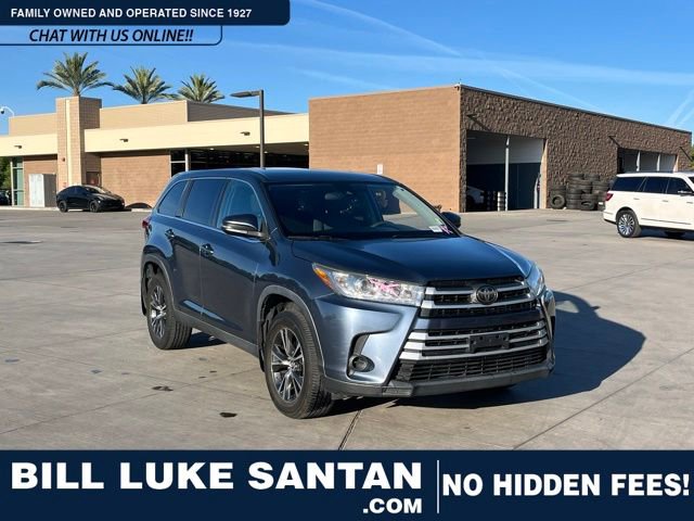 Used 2019 Toyota Highlander LE AWD/4WD image 1
