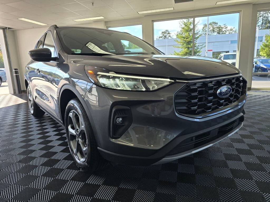Used 2025 Ford Escape ST-Line Select AWD/4WD image 7