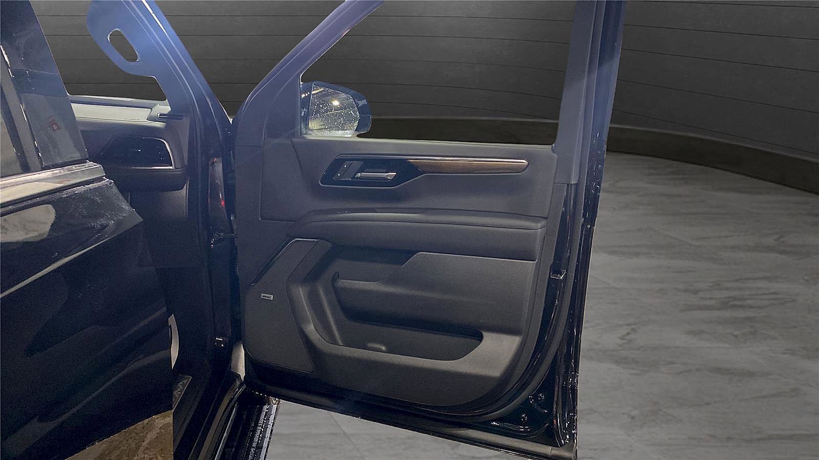 New 2025 Chevrolet Tahoe High Country image 19