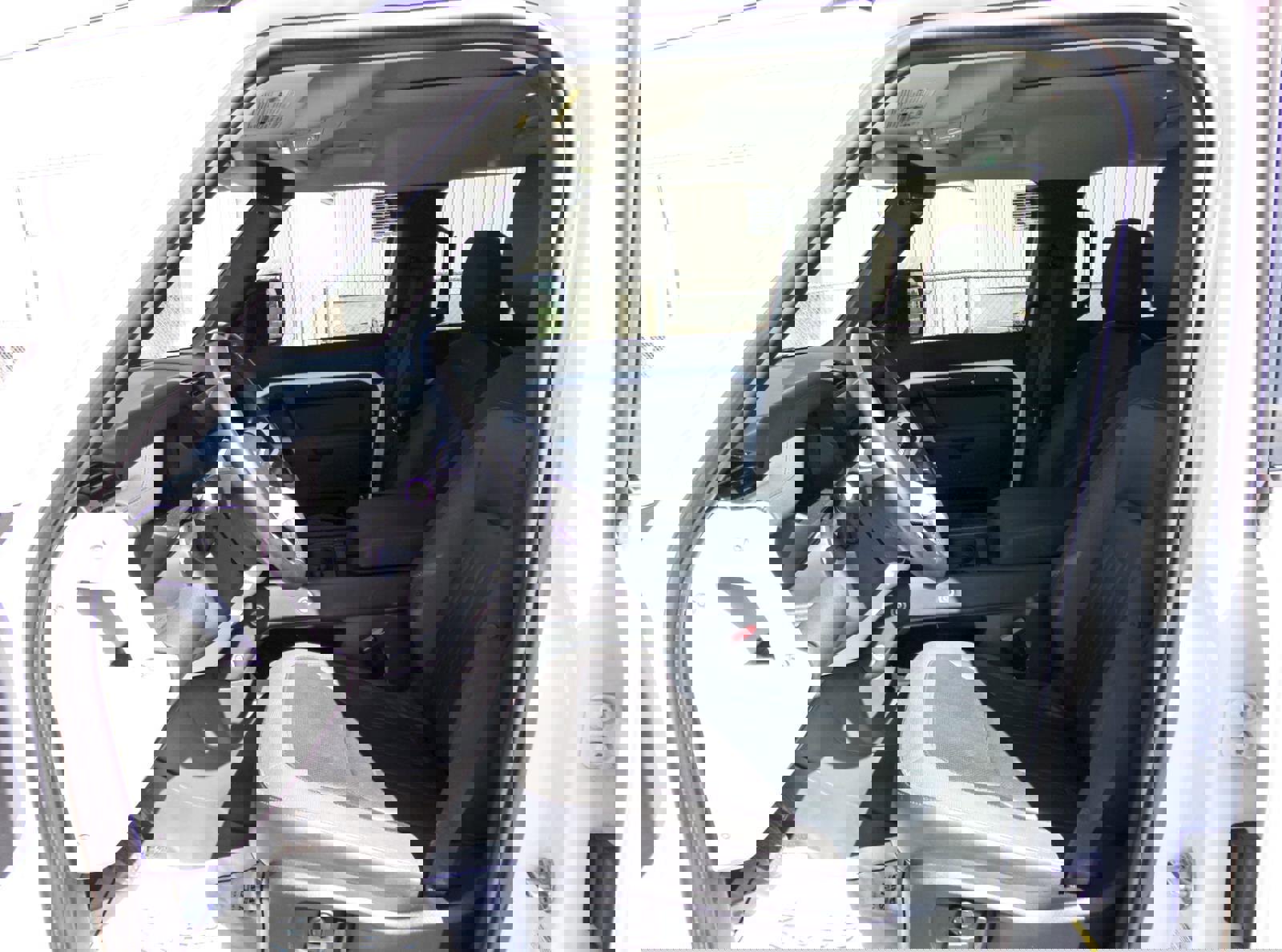 Used 2020 Land Rover Defender 110 SE image 7