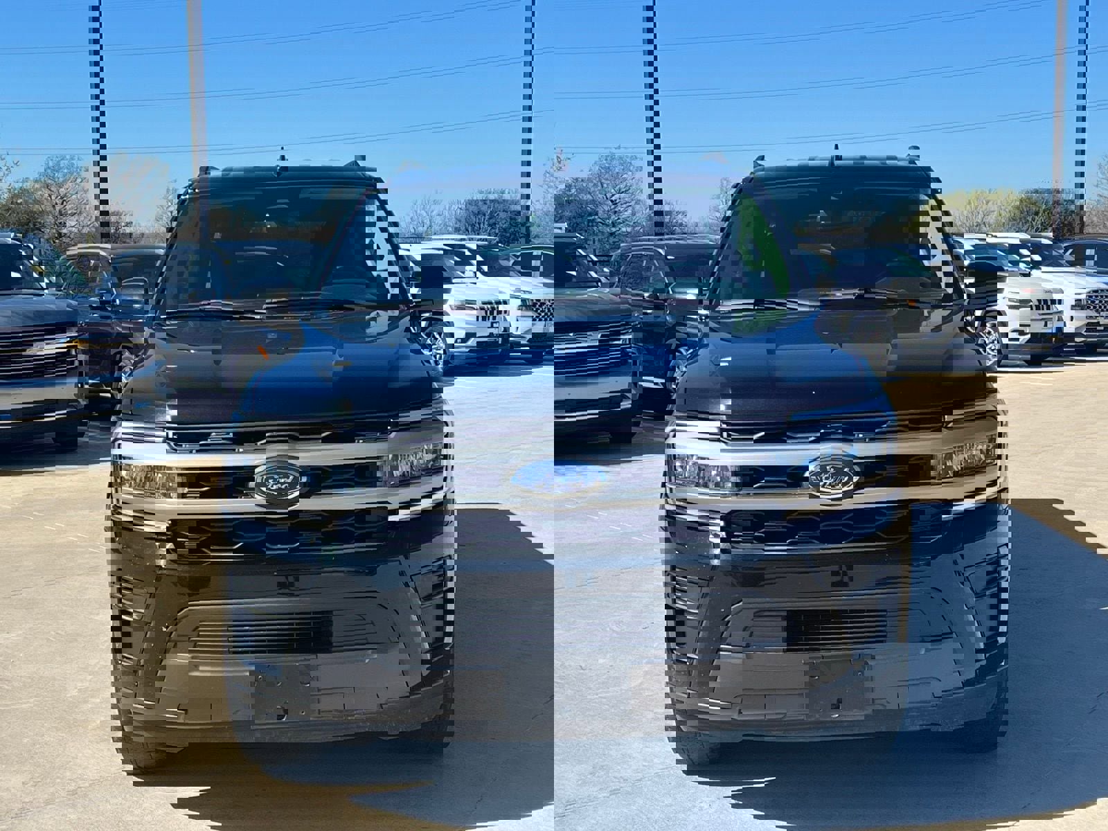 Used 2024 Ford Expedition Max XLT image 2