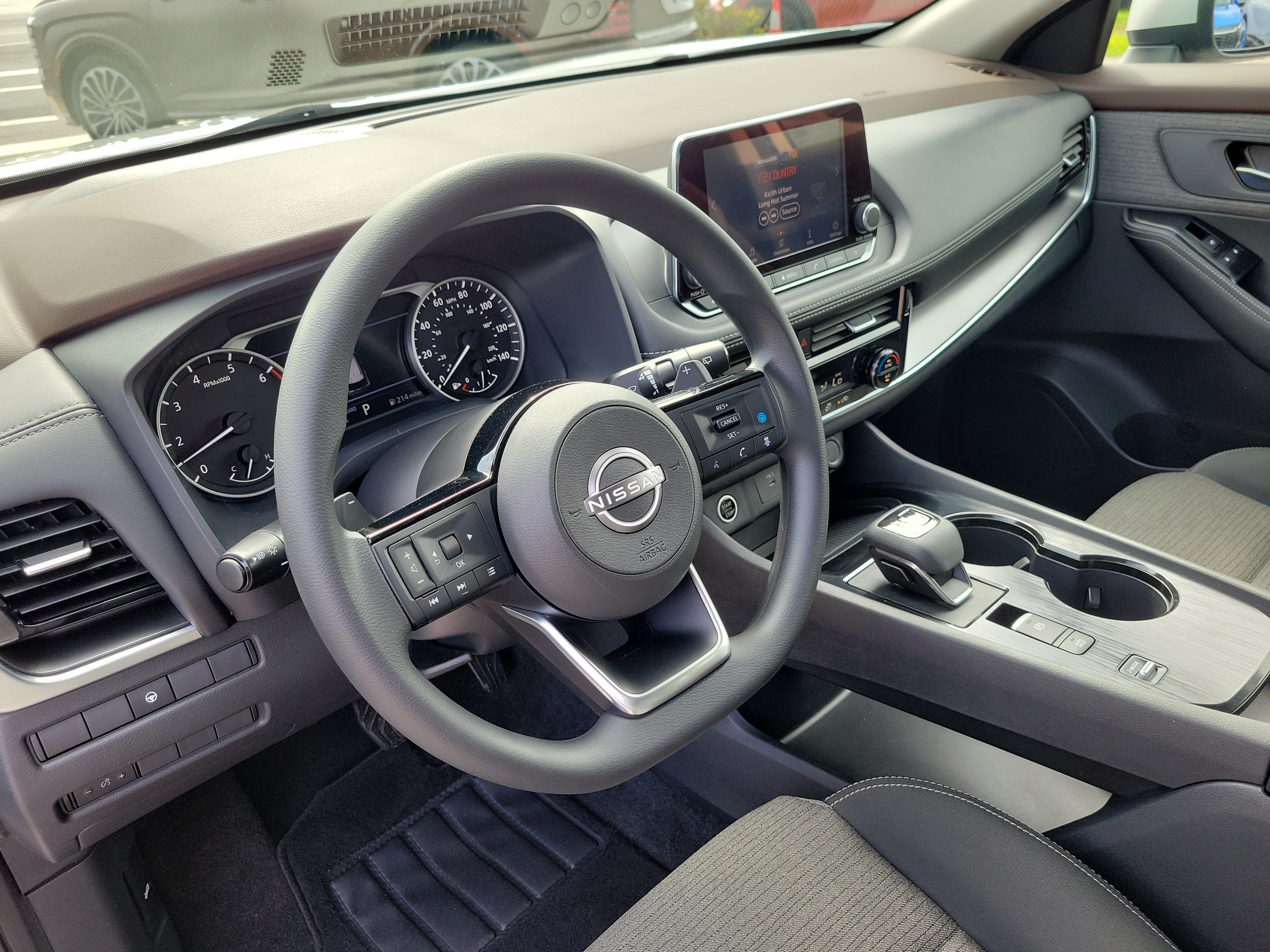 Used 2022 Nissan Rogue SV FWD image 22