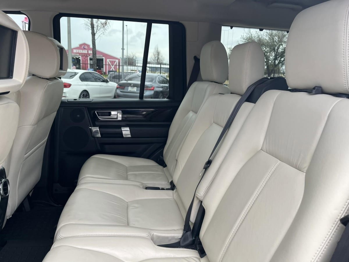 Used 2015 Land Rover LR4 HSE LUX image 29