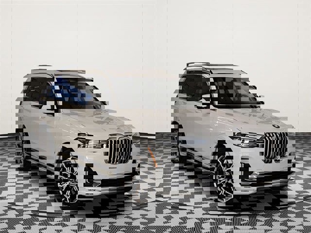 Used 2021 BMW X7 xDrive40i w/ Parking Assistance Package image 1