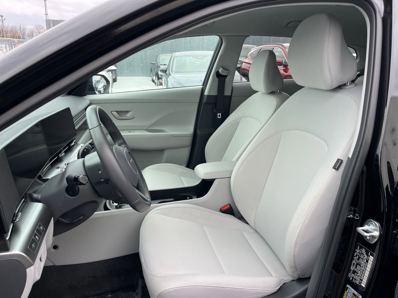 Used 2025 Hyundai Kona SEL image 36