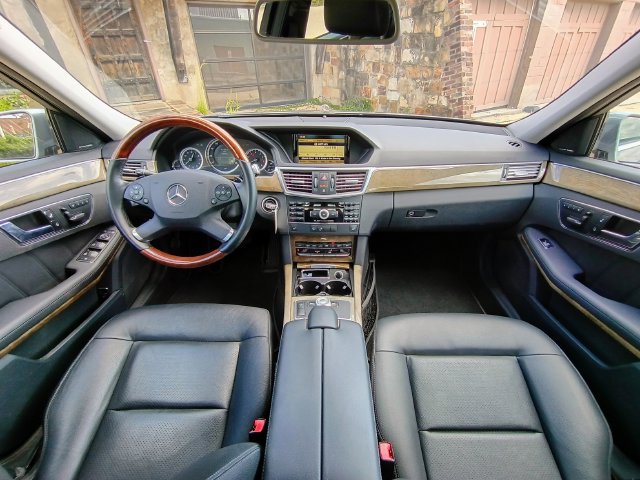 Used 2010 Mercedes-Benz E 350 Sedan image 33