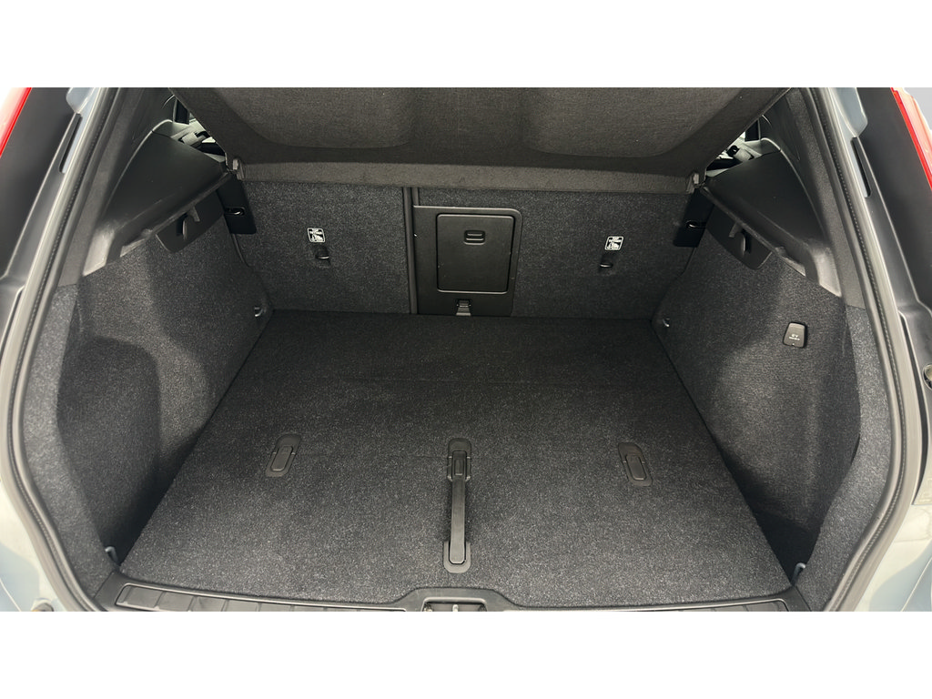 Used 2023 Volvo XC40 B5 Plus w/ Climate Package AWD/4WD image 23