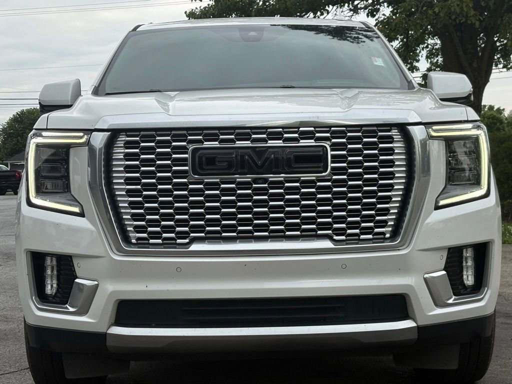 Used 2022 GMC Yukon XL Denali AWD/4WD image 8