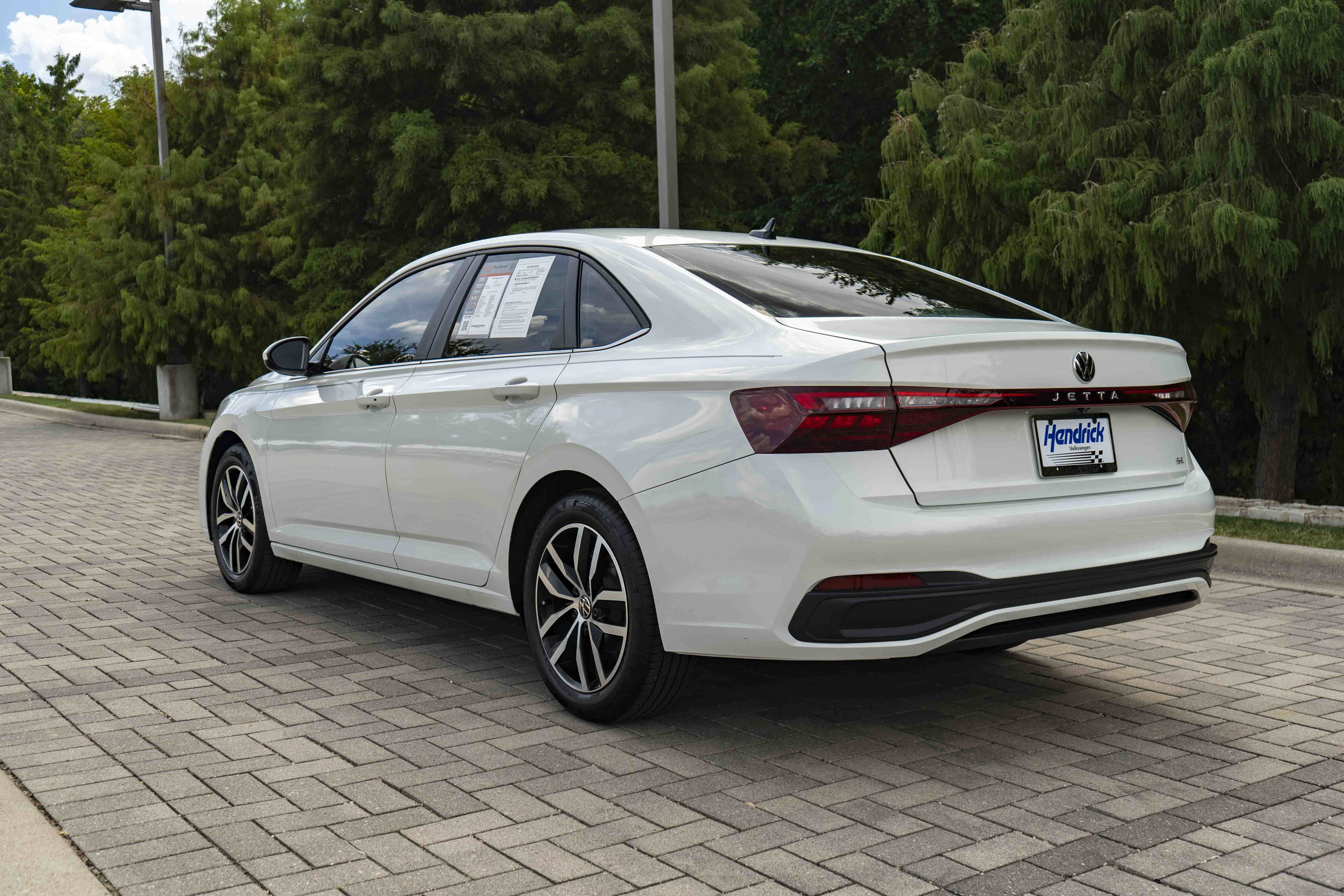 Certified 2026 Volkswagen Jetta SE FWD image 6