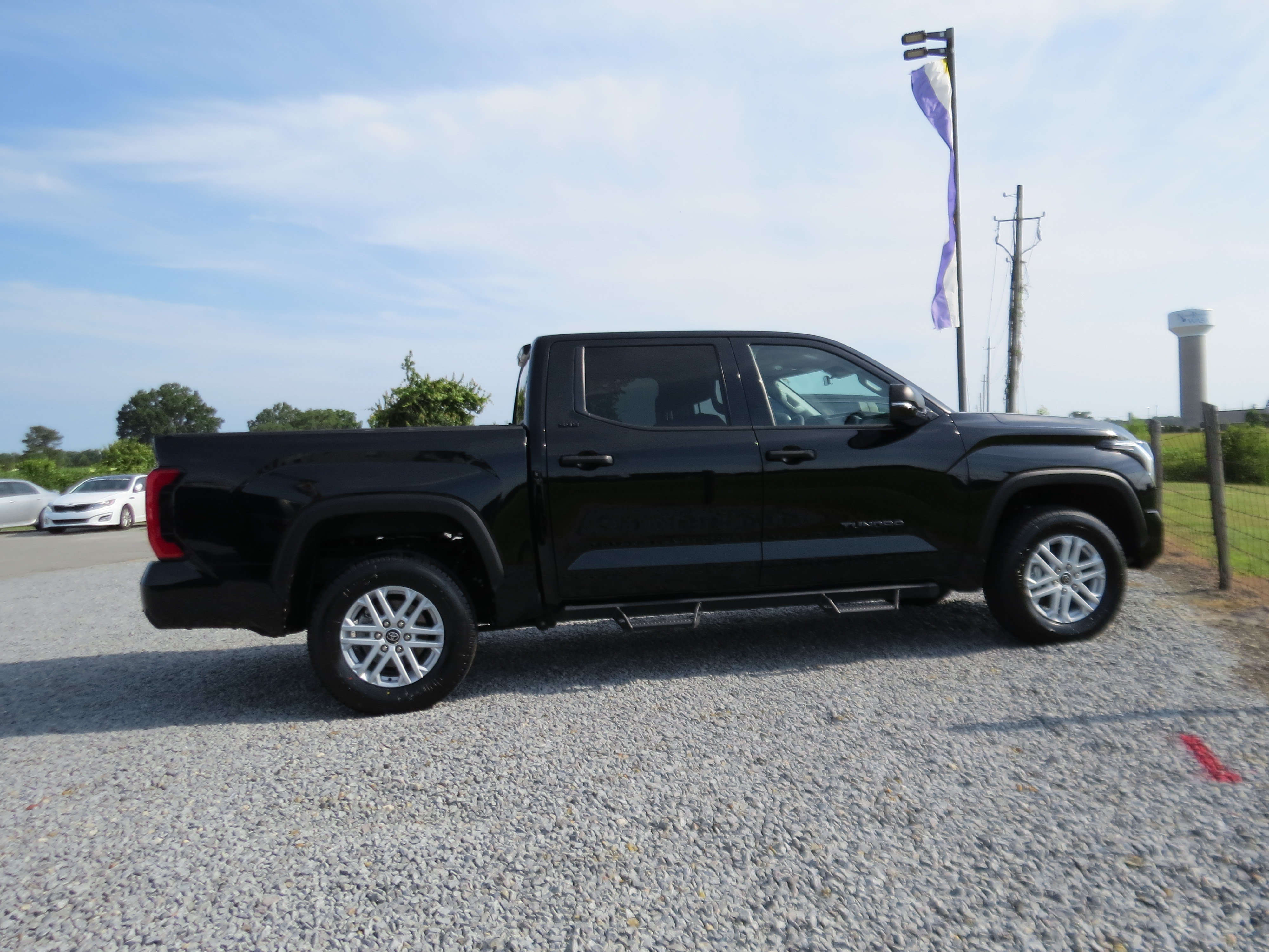 Used 2024 Toyota Tundra SR5 w/ SR5 Convenience Package AWD/4WD image 29