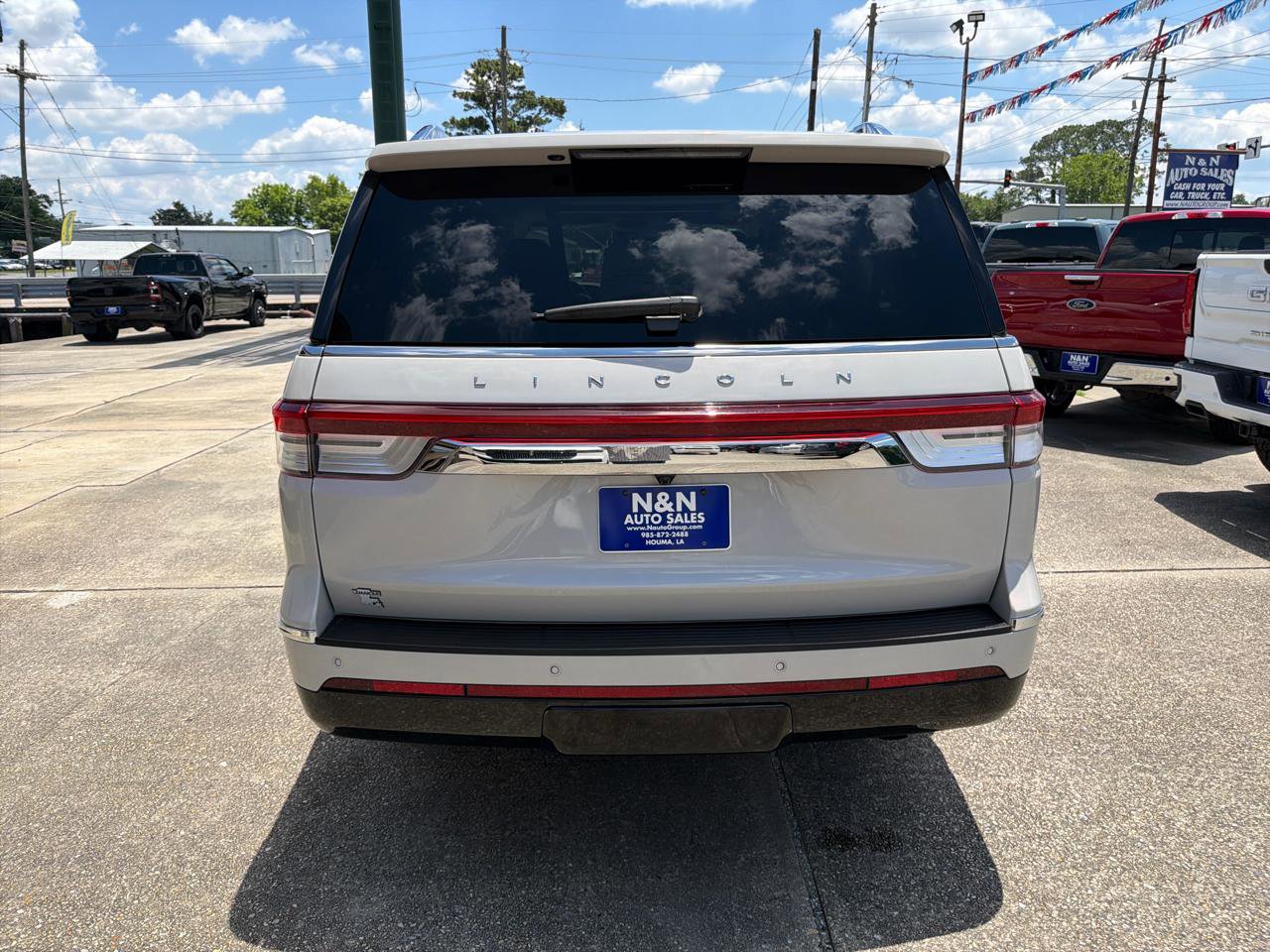 Used 2022 Lincoln Navigator L Reserve RWD image 7