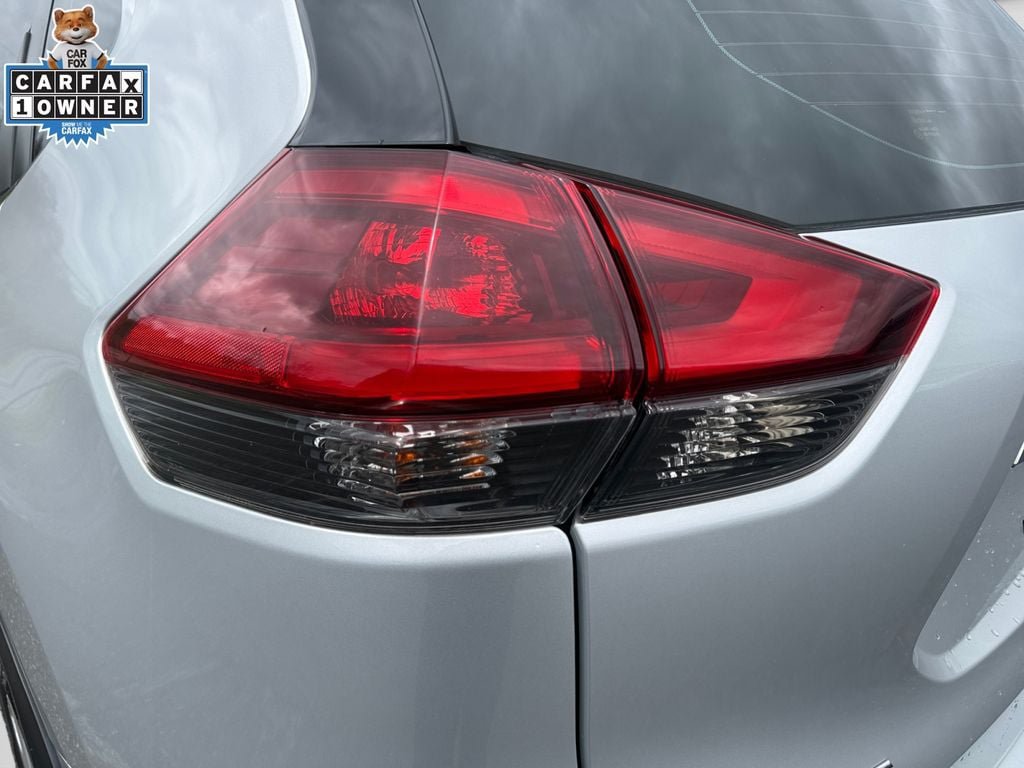 Used 2019 Nissan Rogue S AWD/4WD image 21