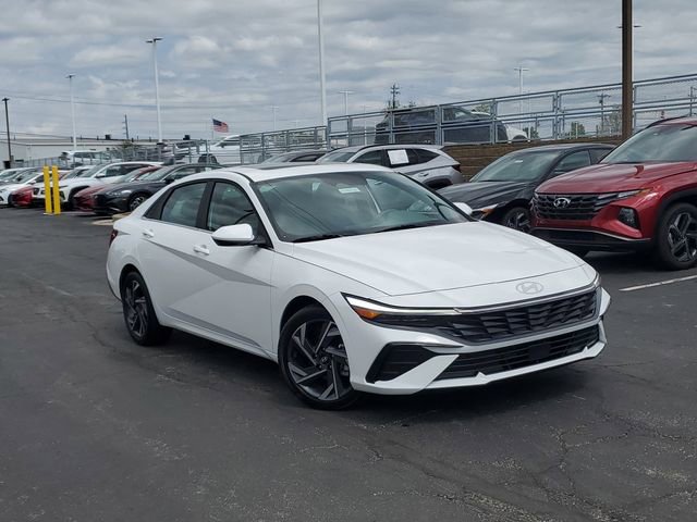 Certified 2024 Hyundai Elantra SEL w/ Convenience Package FWD image 34