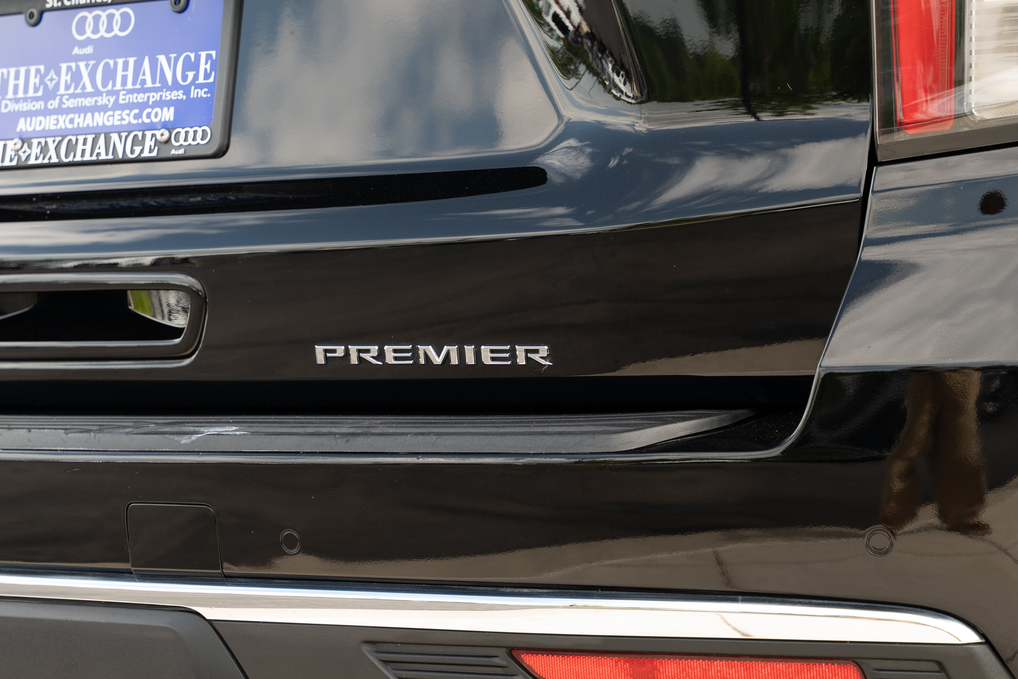 Used 2021 Chevrolet Tahoe Premier AWD/4WD image 29