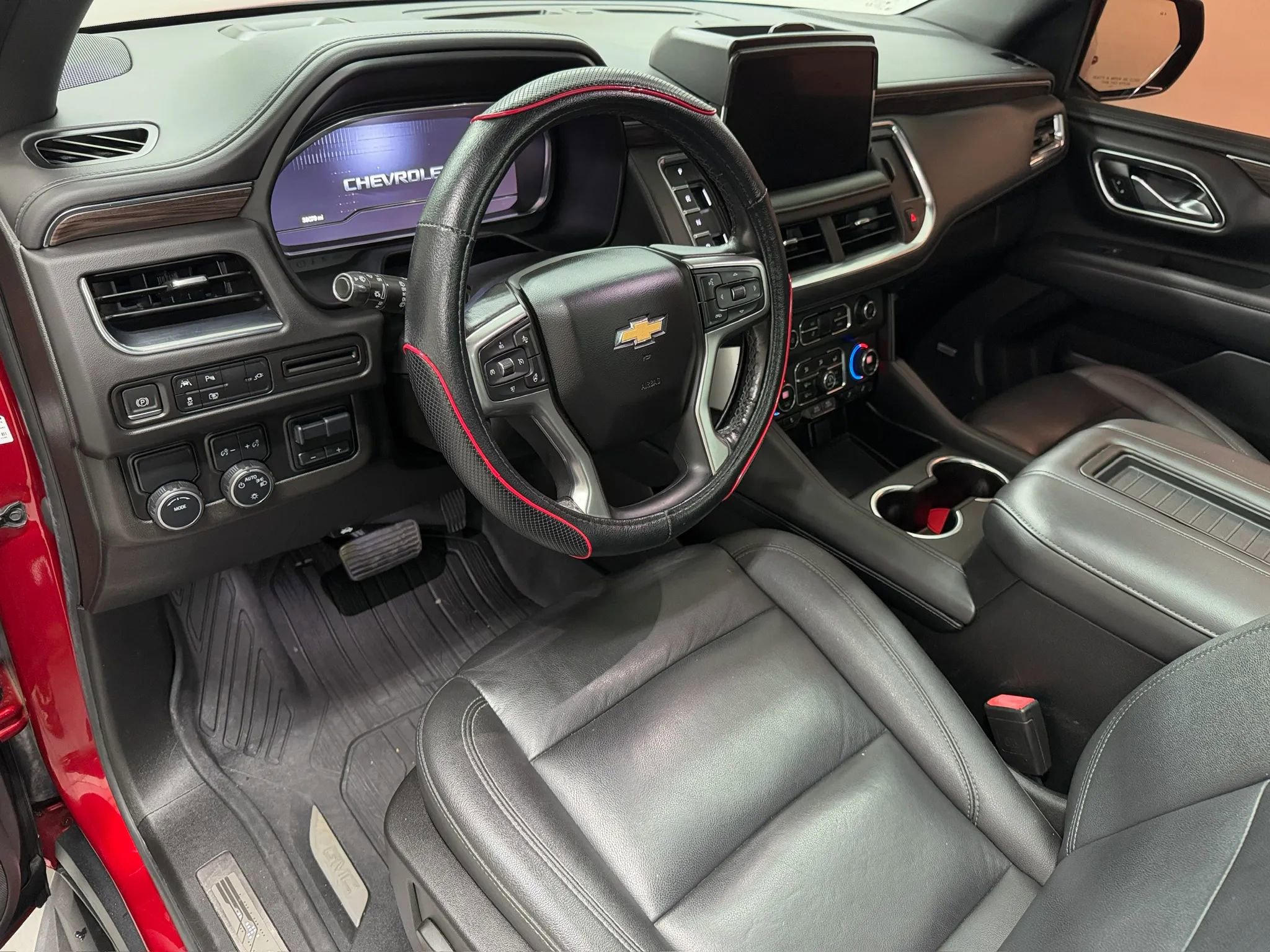 Used 2022 Chevrolet Tahoe LT w/ LT Signature Package RWD image 9