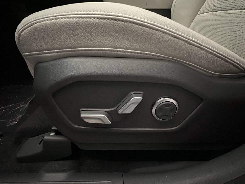 New 2026 Hyundai Santa Fe Limited AWD/4WD image 12