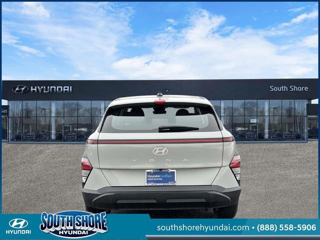 Certified 2025 Hyundai Kona SE image 7