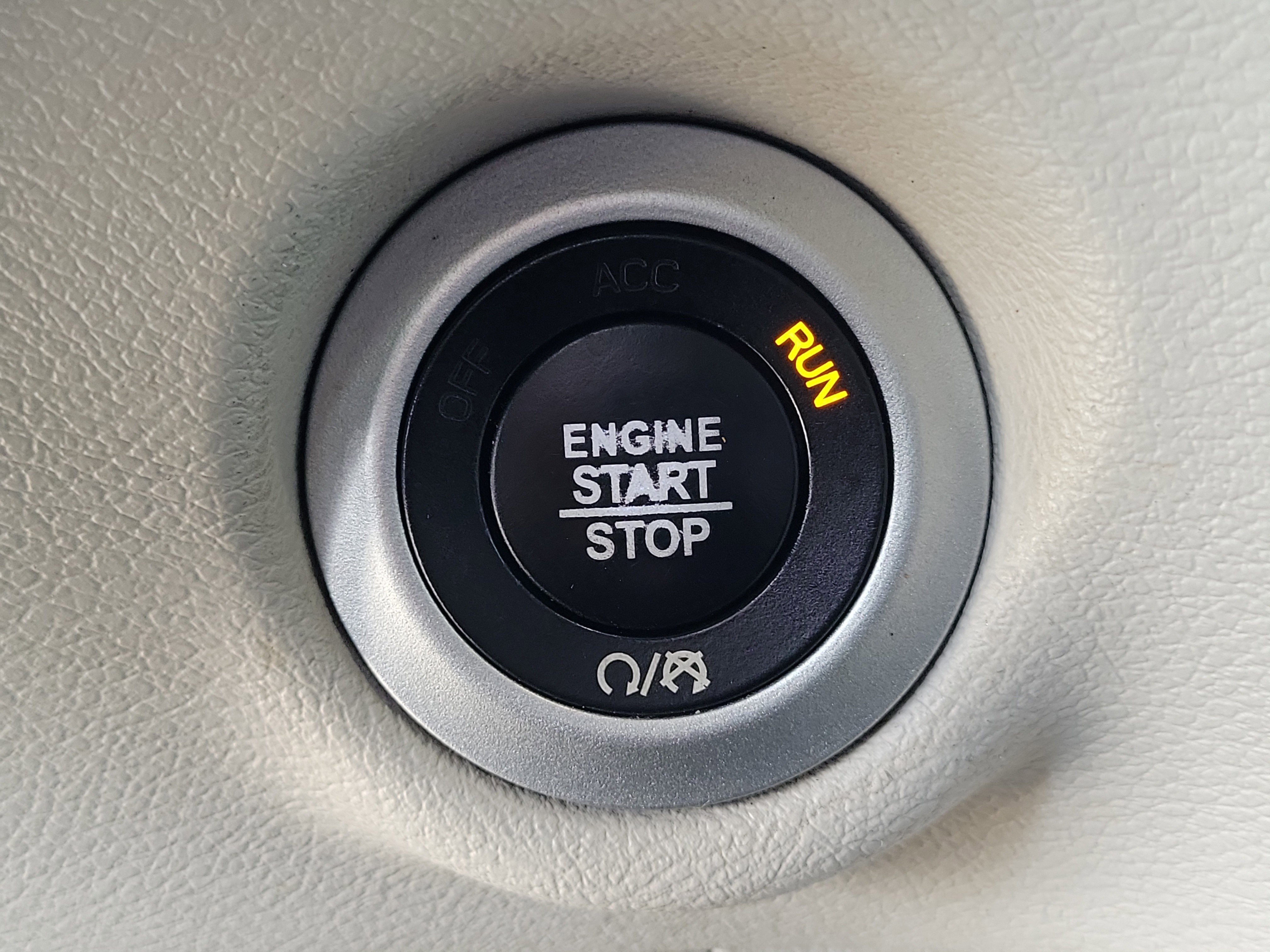 Used 2018 Chrysler Pacifica Touring-L image 32