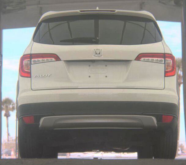 Used 2021 Honda Pilot EX image 3