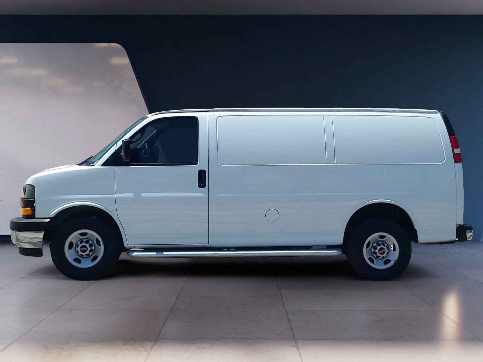 Used 2018 GMC Savana 2500 w/ Driver Convenience Package RWD image 2