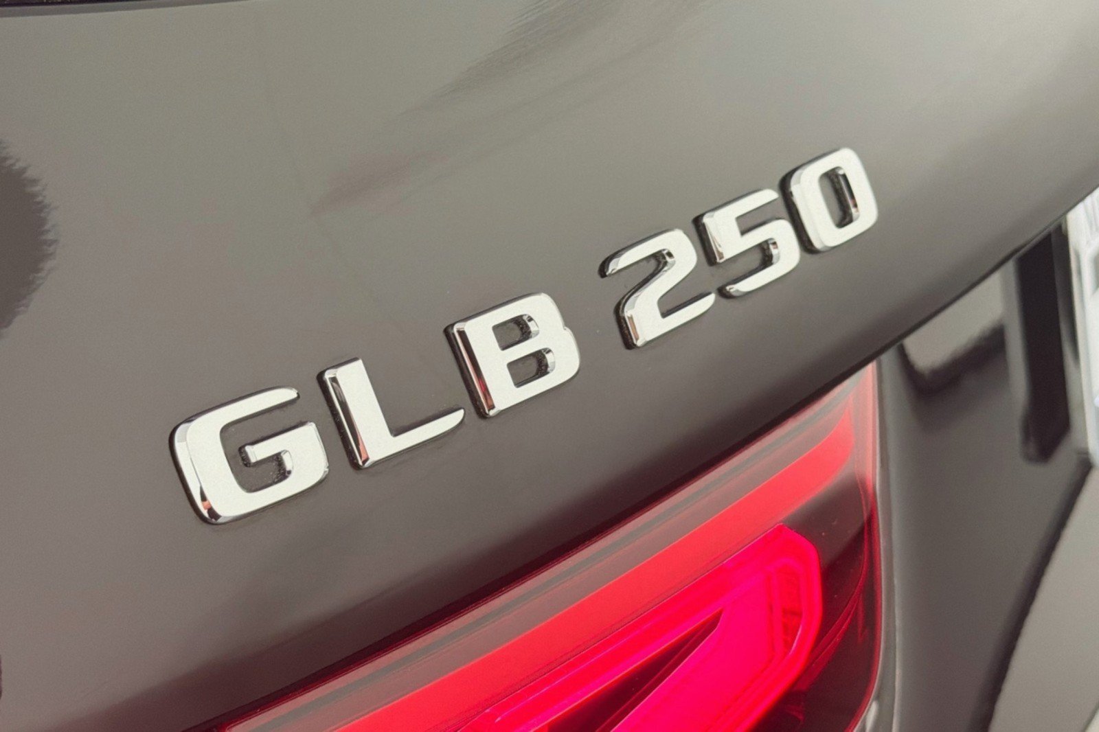 Used 2023 Mercedes-Benz GLB 250 image 35