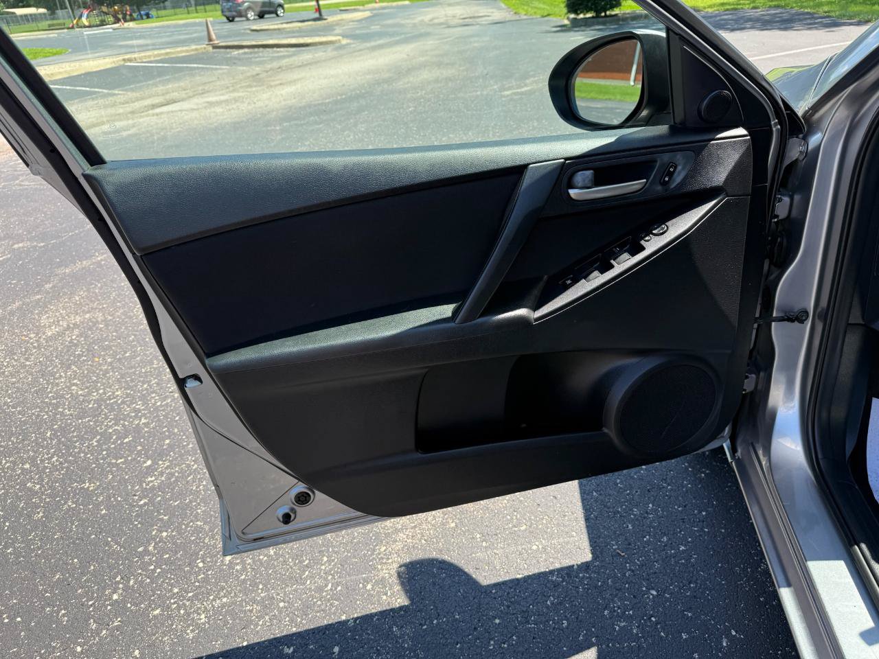 Used 2010 MAZDA MAZDA3 i Touring FWD image 7